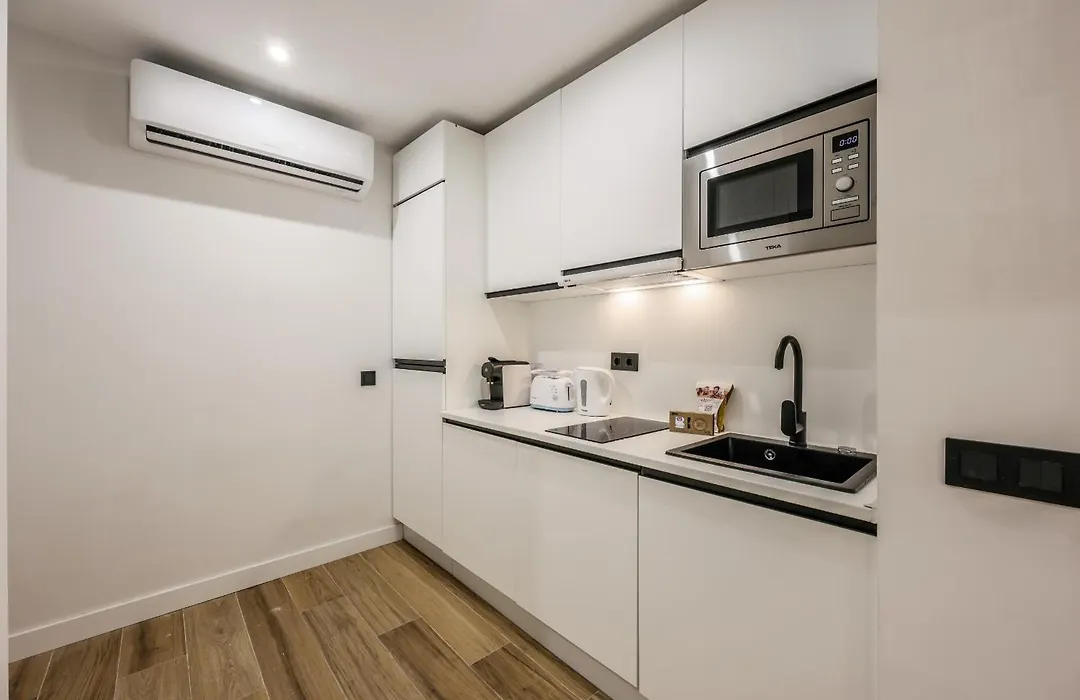 Amazinn Stay Madrid Callao-1