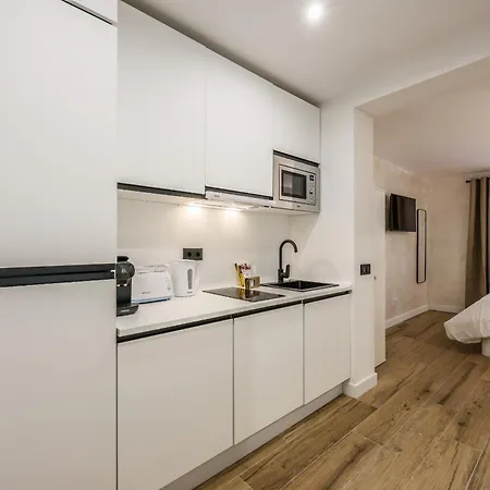 Amazinn Stay Madrid Callao-2
